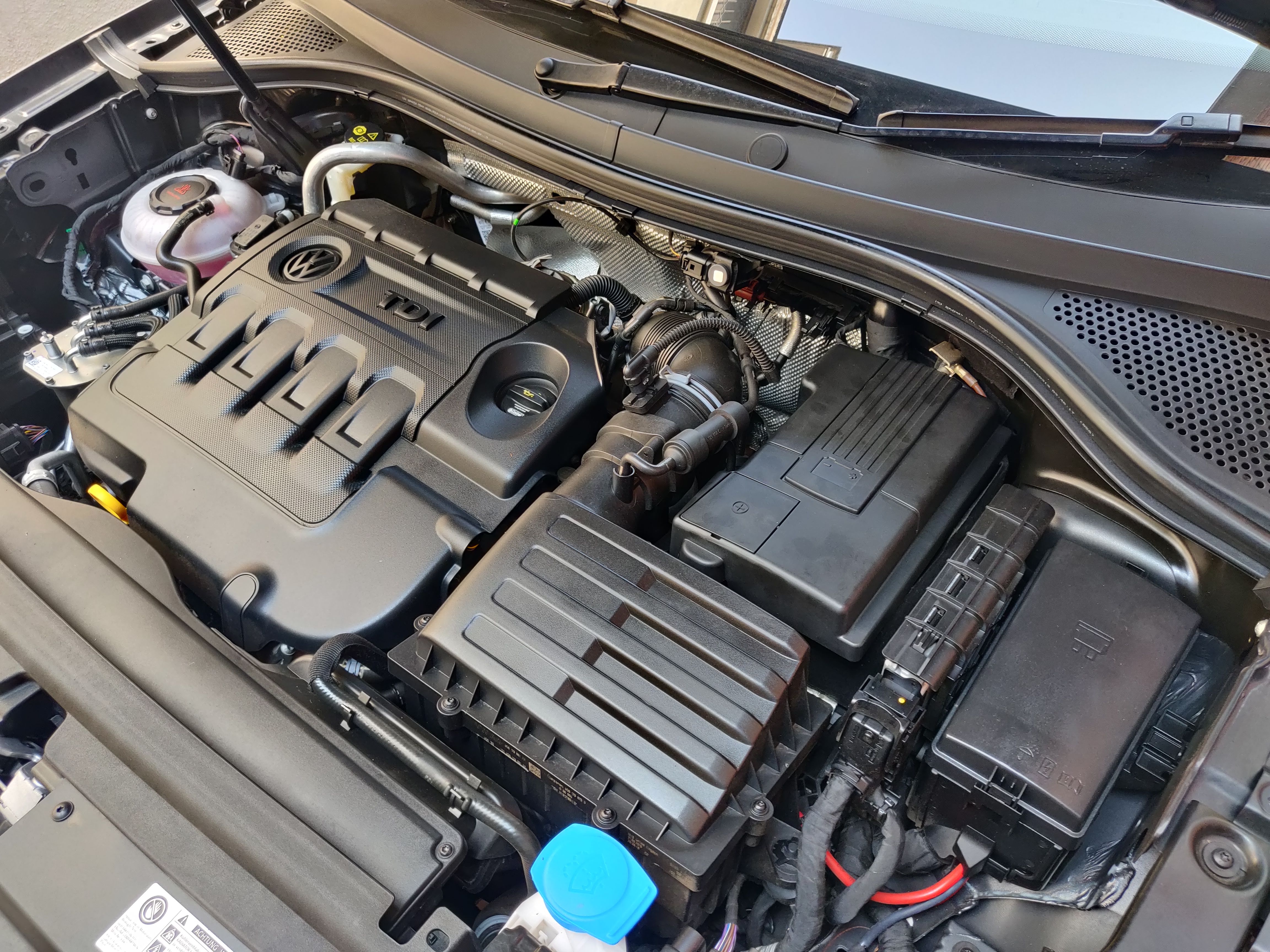 2.0 TDI Engine Bay.jpg