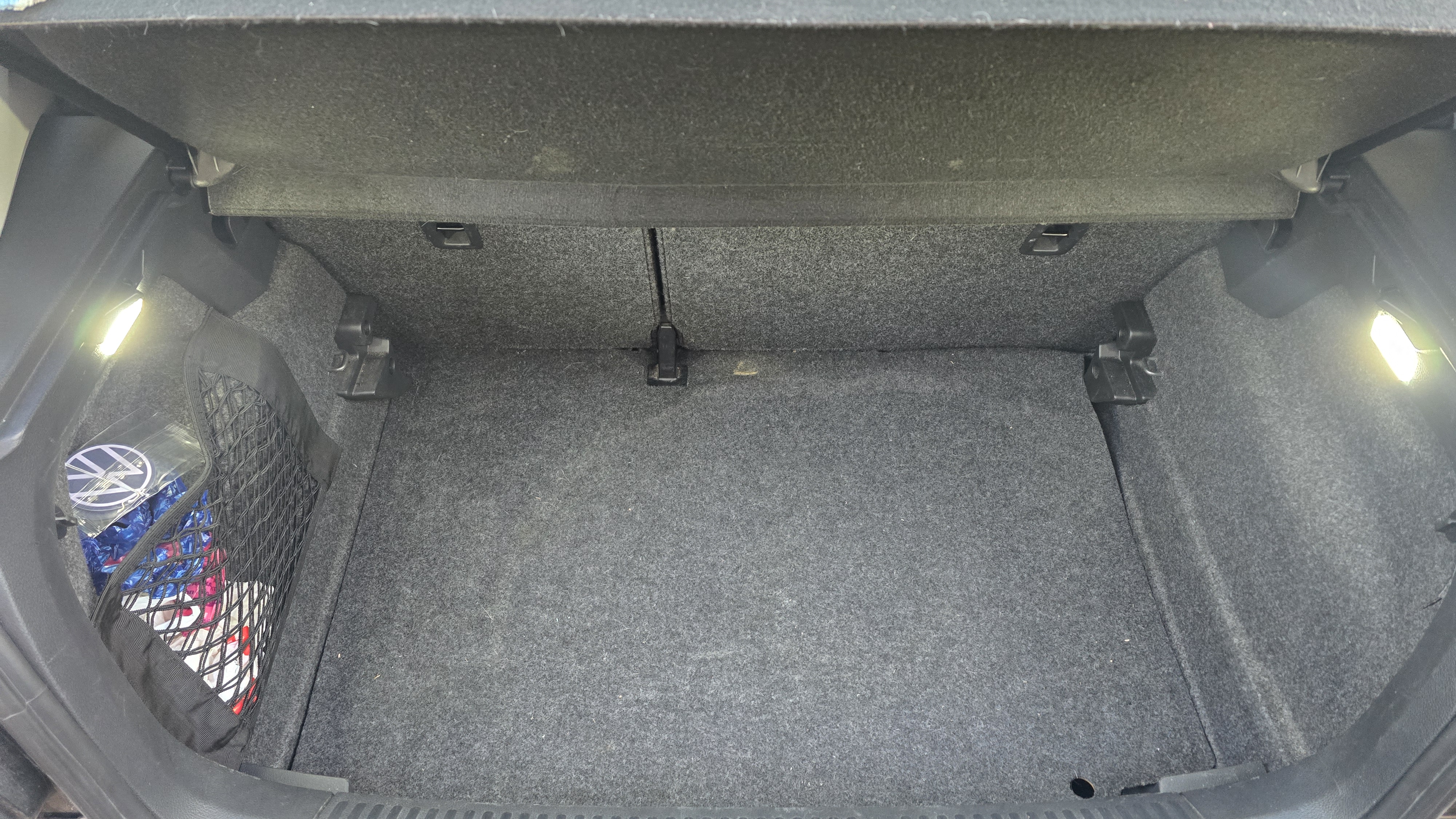 No collision with the trunk carpet.