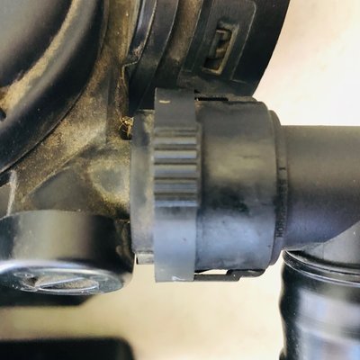 Vent hose lock