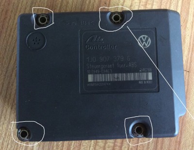 Photo showing the sleeves.