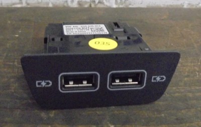 Rear usb hubs