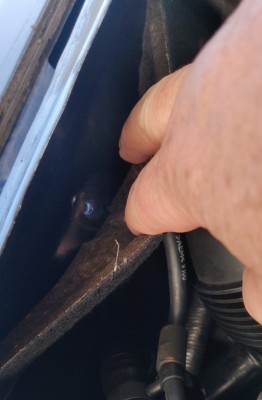 IMG_20200413_124058.jpg (928.37 KiB) Viewed 1896 times Pull felt forward once retainer and plastic nut removed