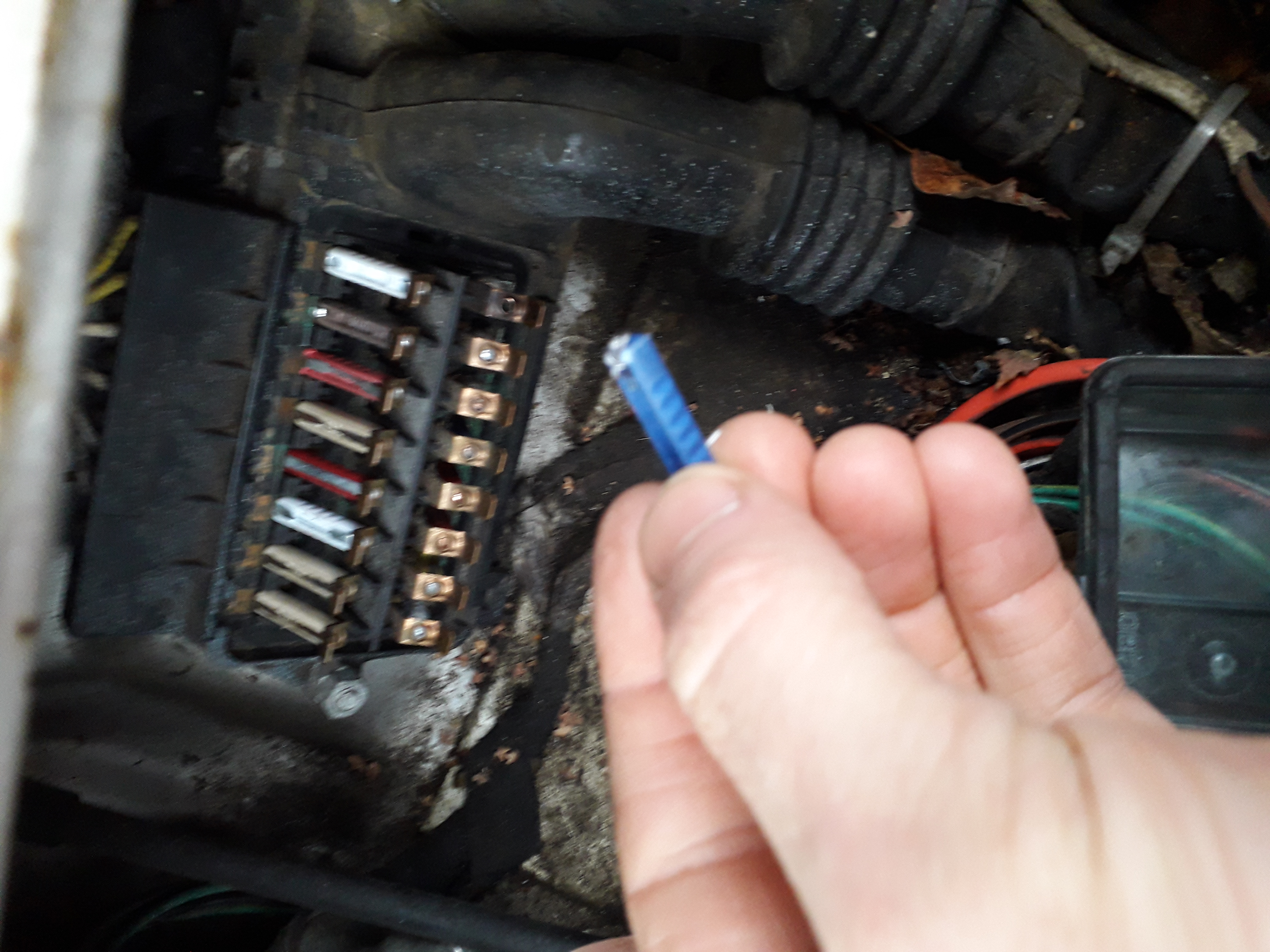 25A fuse
