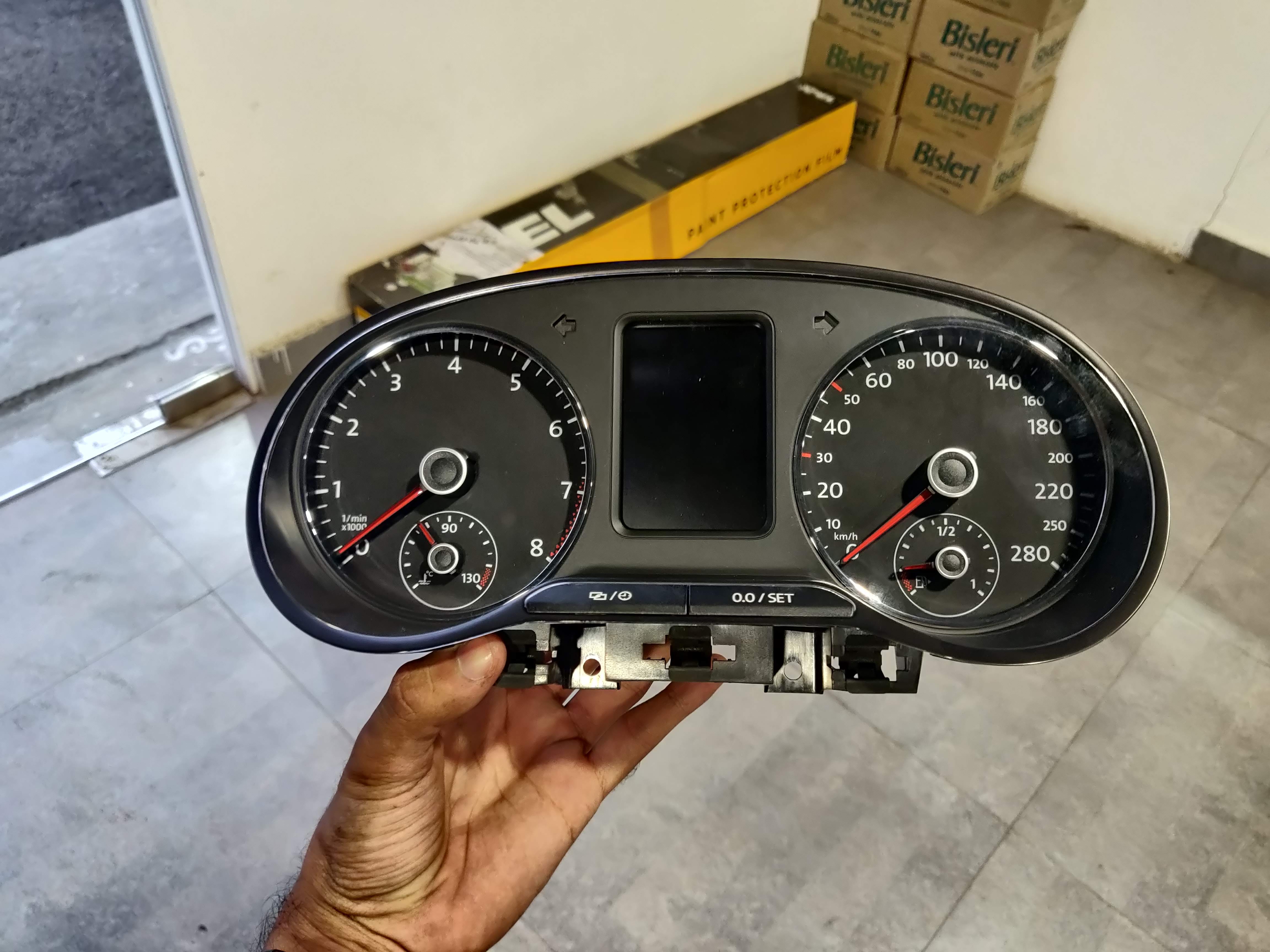 Maxidot Cluster Polo 6R in Hand.jpg