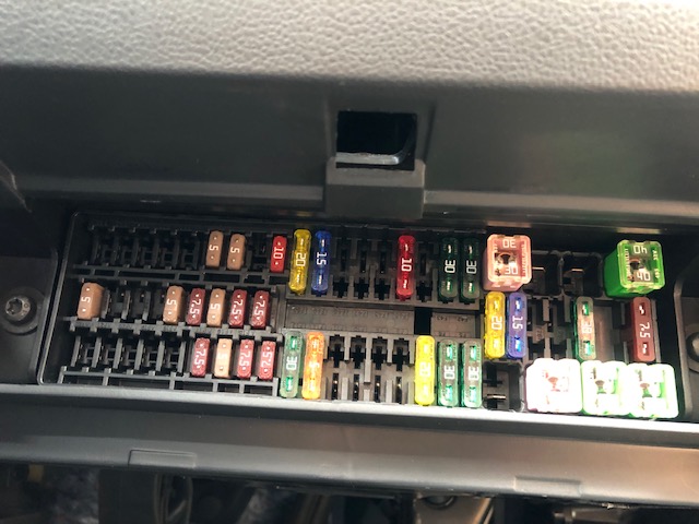 vw polo fusebox.jpg