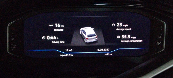 VW Polo 22 Display 1.jpg
