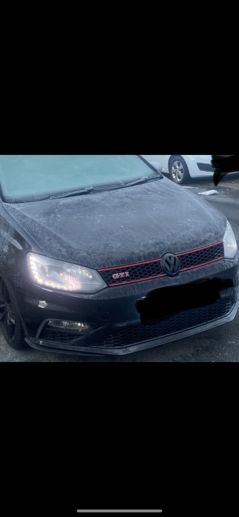 This is the headlight in question (the headlight on the passenger is not the correct one)