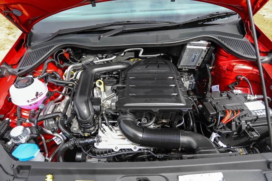 2020-VW-Polo-1.0-TSI-engine.jpg